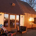 Terre D'horizon Auvergne 酒店 沙斯特雷