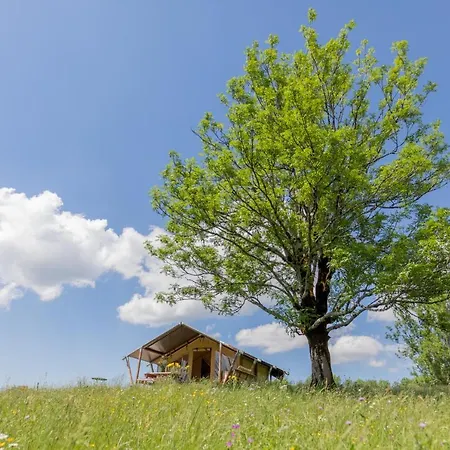 Terre D'horizon Auvergne Отель 3*
